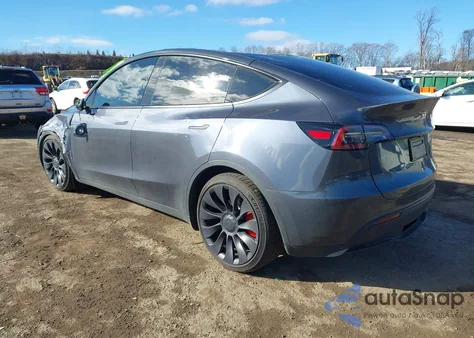 2023 Tesla Model Y Performance Dual Motor All-Wheel Drive z USA, uszkodzony, nr VIN 7SAYGDEF2PF854392